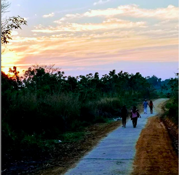AAnubhava's tweet photo. Chasing the sun!!
#longwalks #sunsets #nature #rejuvenate #wayanad #naturestay https://t.co/xN7jxXmhgZ