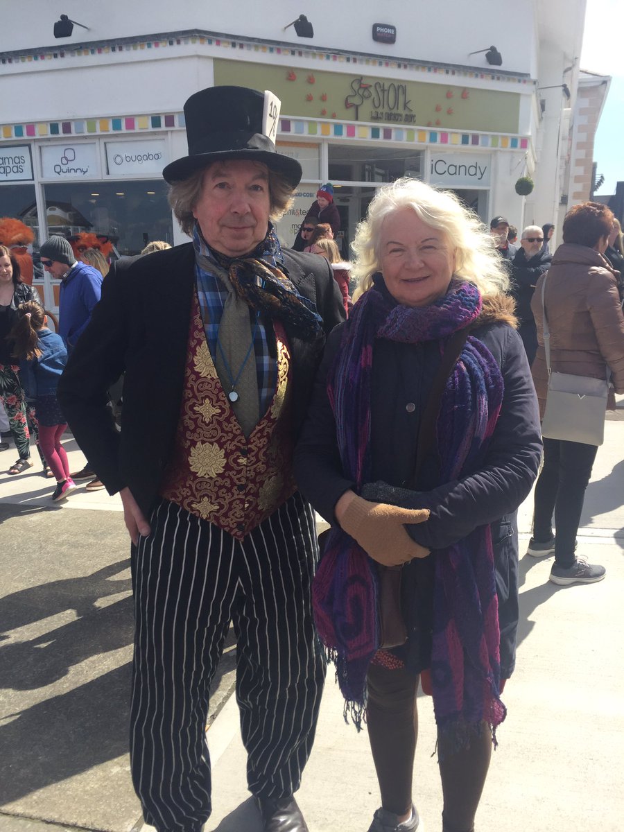 RedMoonCreativ1's tweet photo. Wexford Mental Health Warriors March &amp; Red Moon raising awareness for the need for full time mental health services for youth &amp; adolescents! Our Mad Hatter - our Battle Fairy &amp; our Theatre Mistress Abi painting warrior faces! 
Let’s hope the voices are heard soon! @SimonHarrisTD https://t.co/QjvN9ZAjyJ