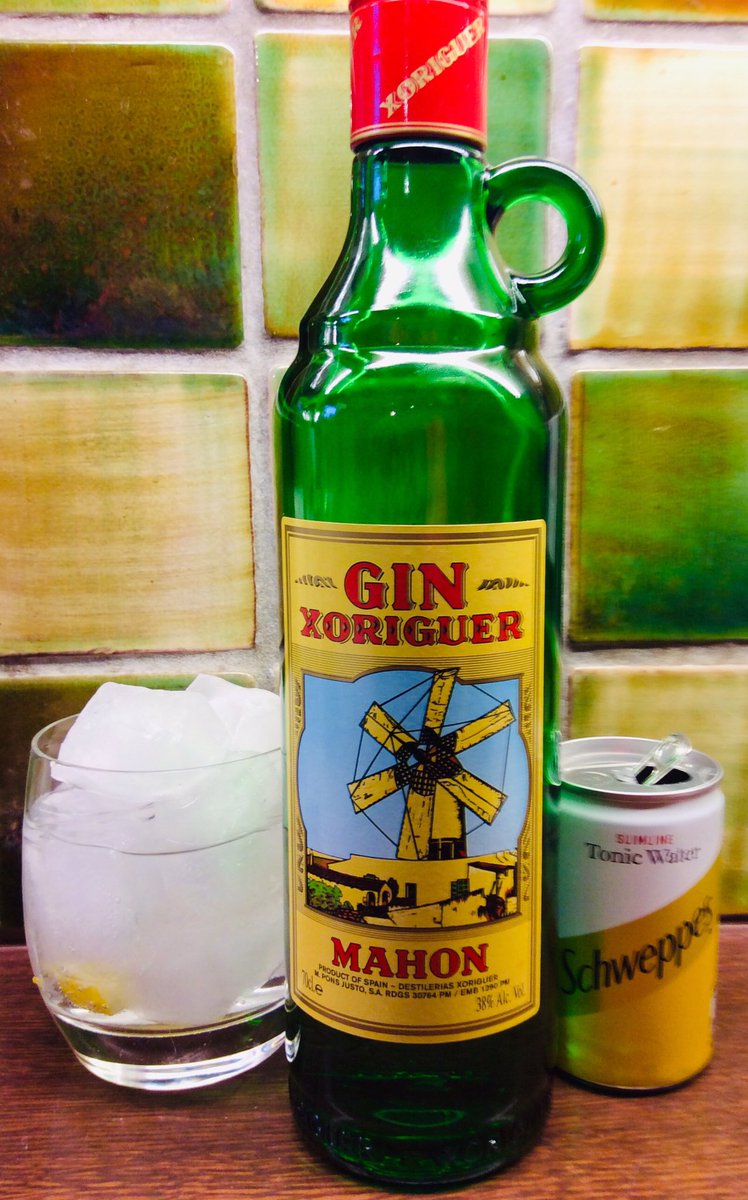 melissas8mpson's tweet photo. Day 4 of #GinADayMay #GinAndTonic @XoriguerOficial #SpanishGin #Menorcan πͺπΈ #SunshineGin π and @SchweppesGB #SlimlineTonic @gin_a_ding_ding https://t.co/LuoOtGp11A