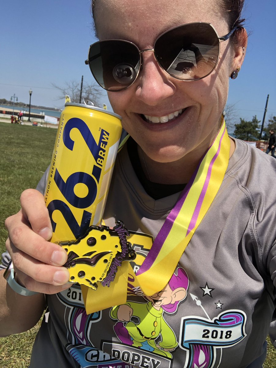 glynnisziemanmd's tweet photo. Finished my 58th marathon (20th state) at the #WisconsinMarathon today, and was rewarded with 🍺 and 🧀. Now heading to Philly. #AANAM, here I come! https://t.co/DsSNGVRxKL