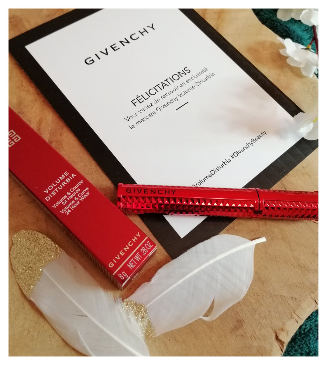 Liittlefloweer's tweet photo. Mon test &amp; Mon avis
Nouveau Mascara #Volumedisturbia de #GivenchyBeauty sur mon blog. 🌹 
⬇
https://t.co/gvSkc8CdDY https://t.co/7z1ZODOhBF