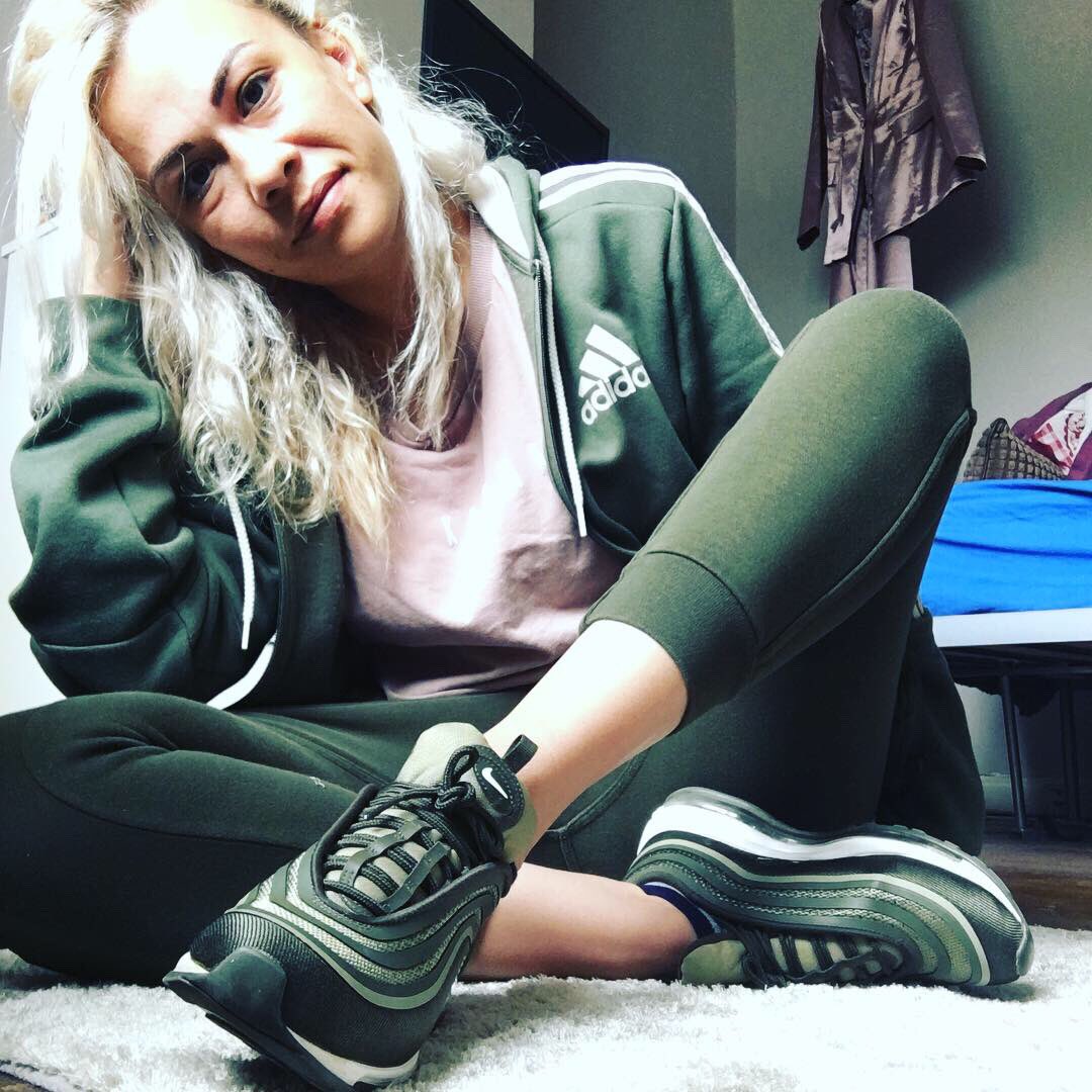JexDale's tweet photo. Be a light to an often dim world 👌🏽🥰🧞‍♂️🧚🏾‍♀️ #love #green #airmax97 #adidas #blondehair #behappy https://t.co/iFew7kWHHw
