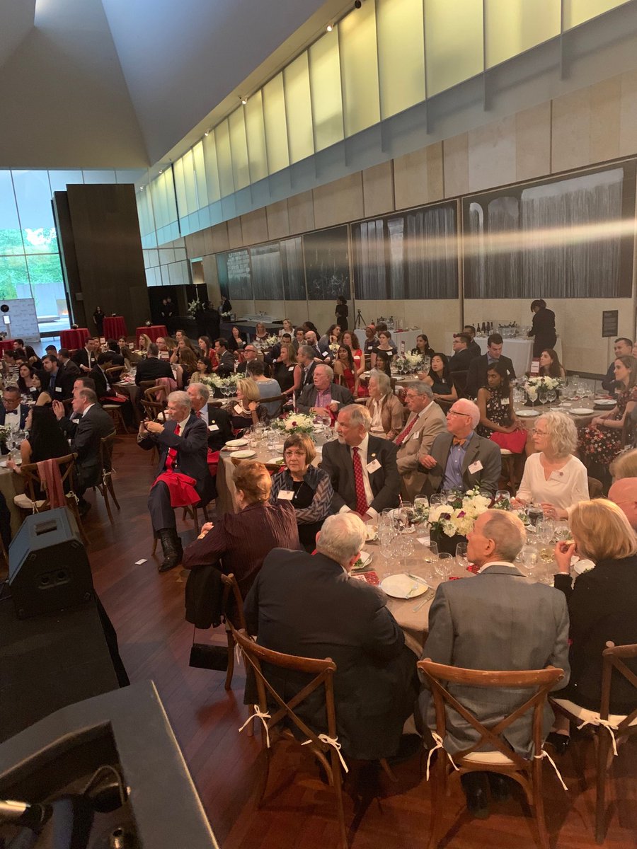 LarryKaiserMD's tweet photo. Reunion dinner ⁦@templemedschool⁩ at the Barnes. A great evening. https://t.co/DV8tc5NFVg
