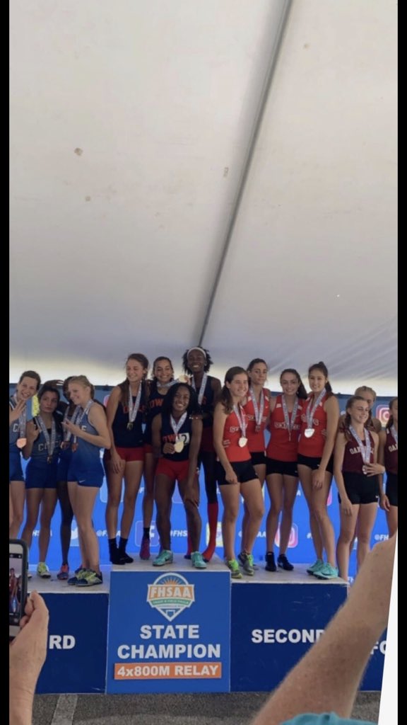 fauhigh_xctf's tweet photo. Nora El-Abbar โ21, Maisha Atkinson โ22, Hannah Herbst โ19, and Cydni Turner โ19 are the 1A STATE CHAMPS IN THE 4x800โก๏ธโผ๏ธThese amazing girls won with a time of 9:32, a 22 second PR๐first relay state title in school history #shockedthestate @flrunners @Athletic_Owls https://t.co/JTE5F3Vfai