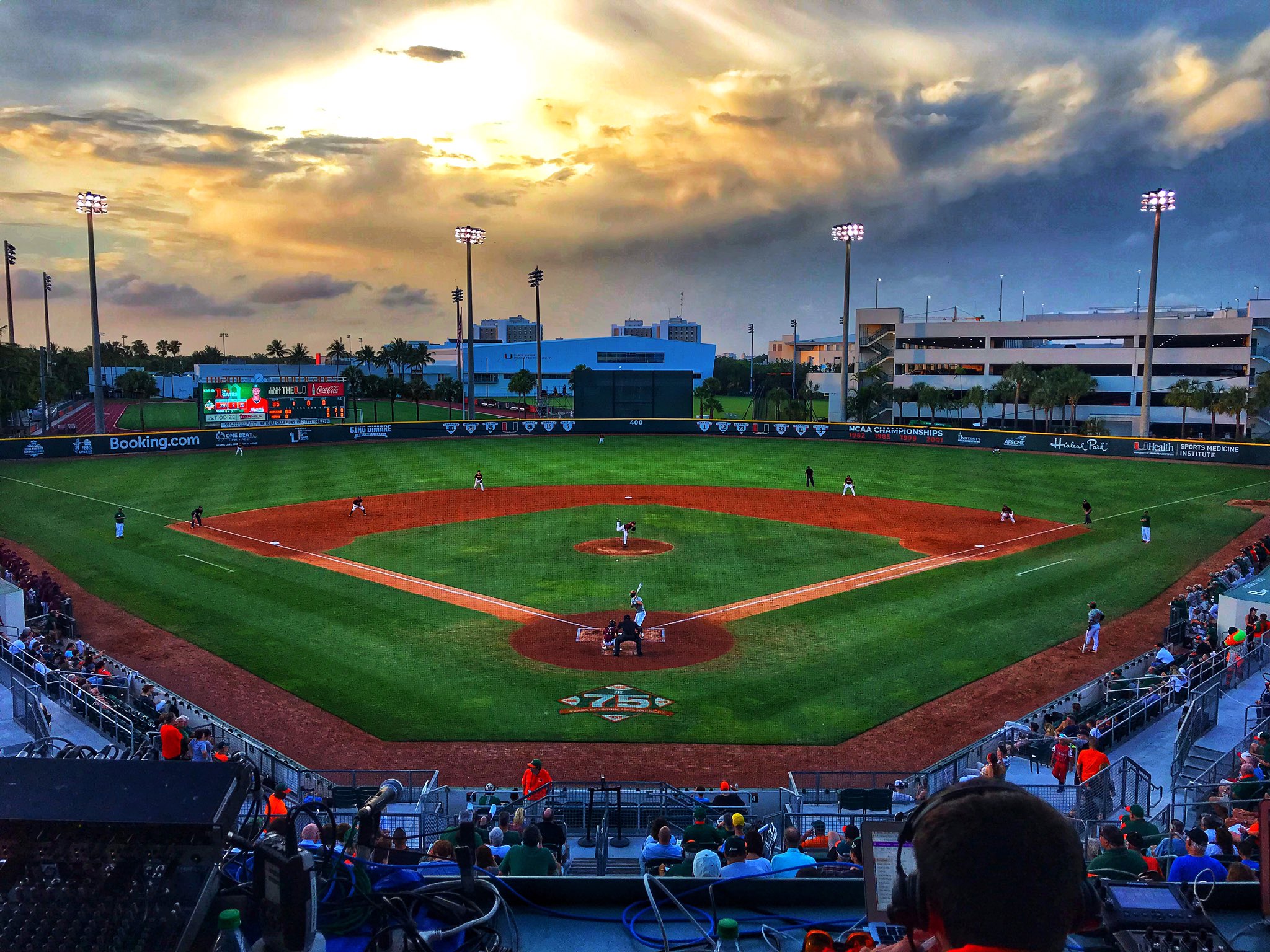 Miami Hurricanes Baseball on X: It's a beautiful night for