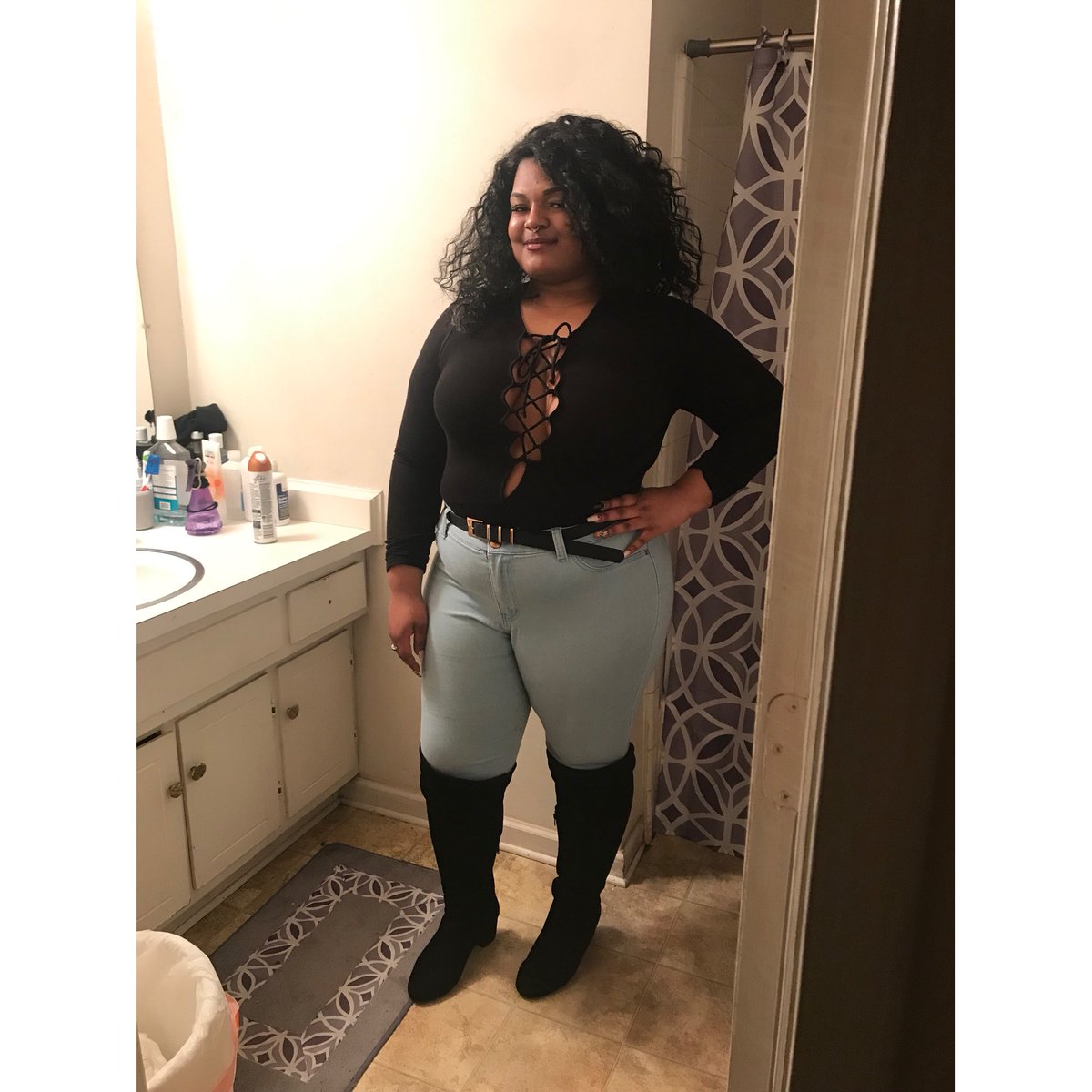 _WoahAlex's tweet photo. I need to start showing love again ๐ #postbigfines #bigfines #BigFineAppreciation @PostBigFines https://t.co/F9dFrRSs78