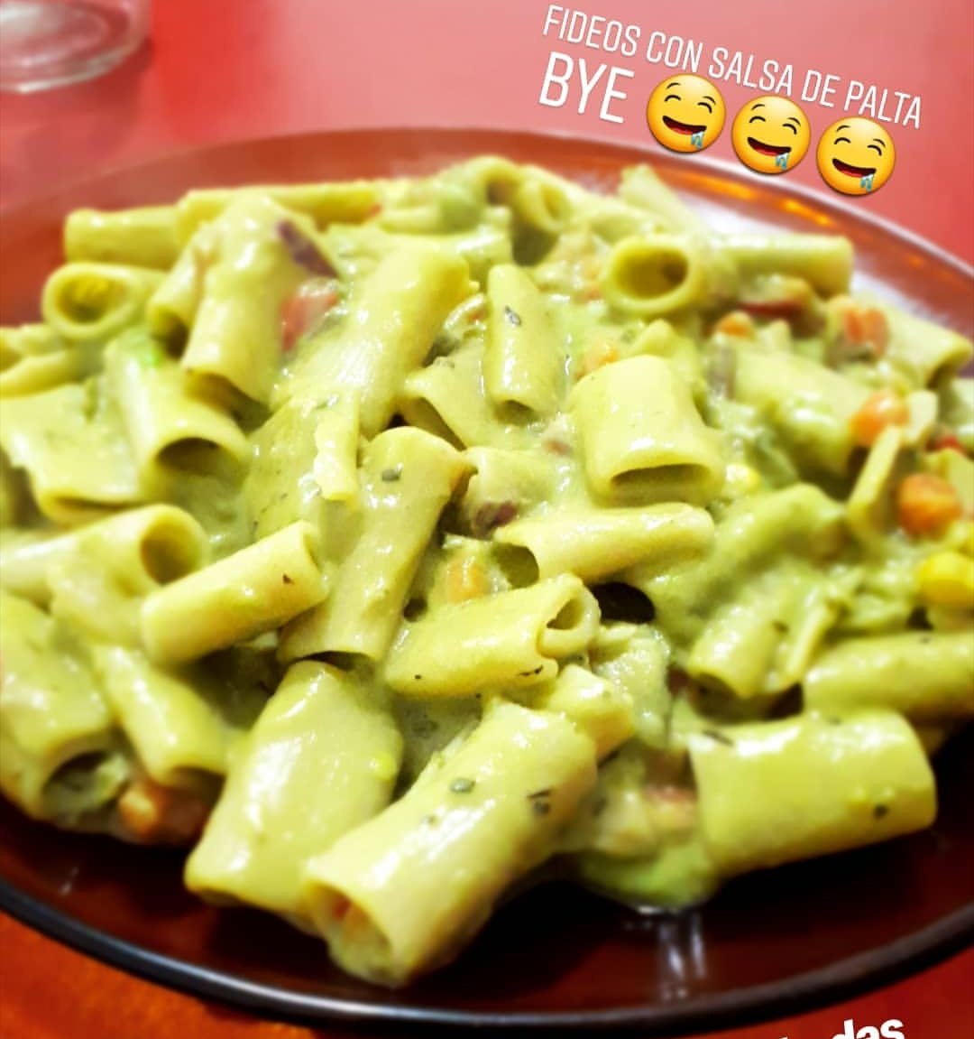 lucianhabits's tweet photo. @it_is_laura_ Las pastas con salsa de palta la rompen, prueben pls 🙏🏽
Salteas las verduras que quieras, mixeas la palta, la mezclas con un poco de salsa blanca y calentas todo con las verduras salteadas 🤤 https://t.co/Ev68Fe3R8J