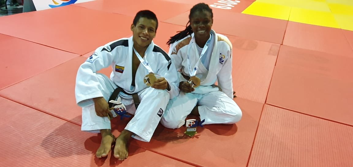 fejecuador's tweet photo. Karla Valencia y Federico Saant obtuvieron medalla de Oro en el Open Panamericano de Rep. Domenicana felicidades campeones!! https://t.co/TMeE5CV1hX