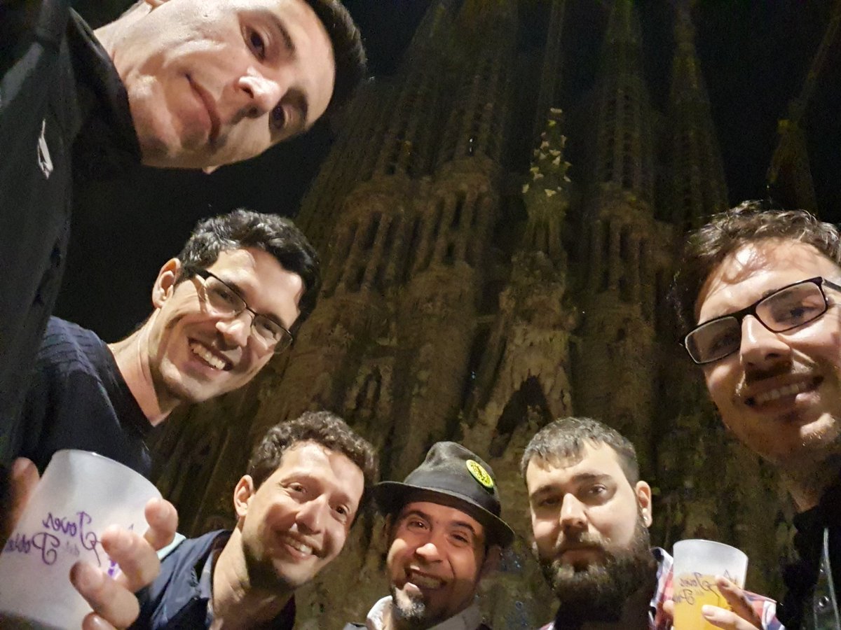 EconferenceL's tweet photo. Post evento en la #sagradafamilia
#eConferenceBCN #ecommerce #profesionalhosting https://t.co/3HF8REhO3D
