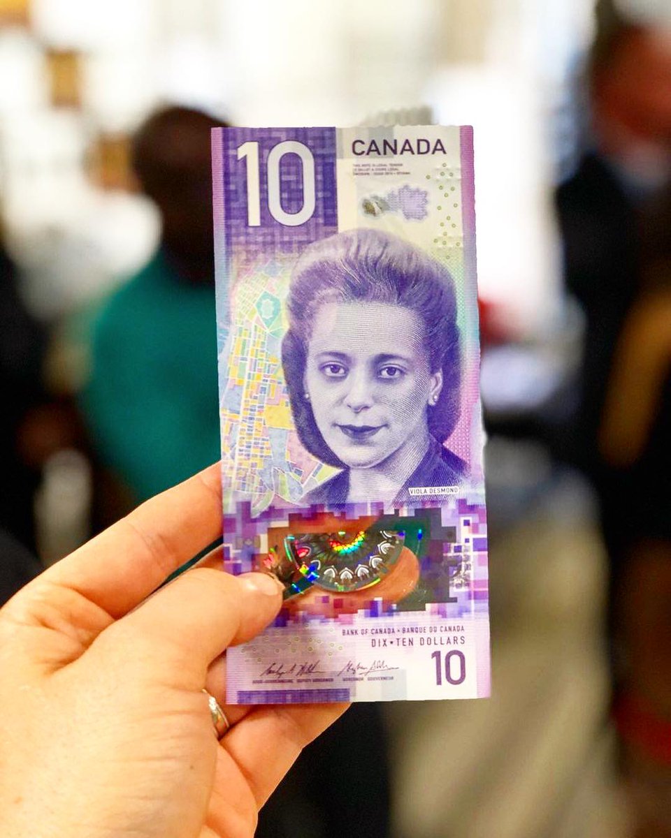 #ICYMI 🇨🇦’s new $10 bill won the 2018 #BankNote of the Year Award! It features social justice activist #ViolaDesmond on the front & the 🇨🇦 Museum for Human Rights in #Winnipeg on the back. This is the first time a 🇨🇦 woman has been featured on a 🇨🇦 bank note.
 
📷 cwofame/IG