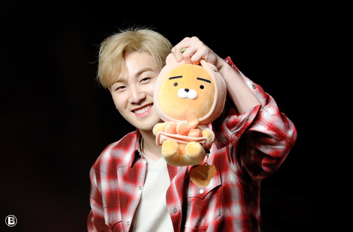 baekho_line's tweet photo. 190504 감귤이🍊
#백호 #강동호 #동호
#뉴이스트 #NUEST https://t.co/zAp5u3cGtG