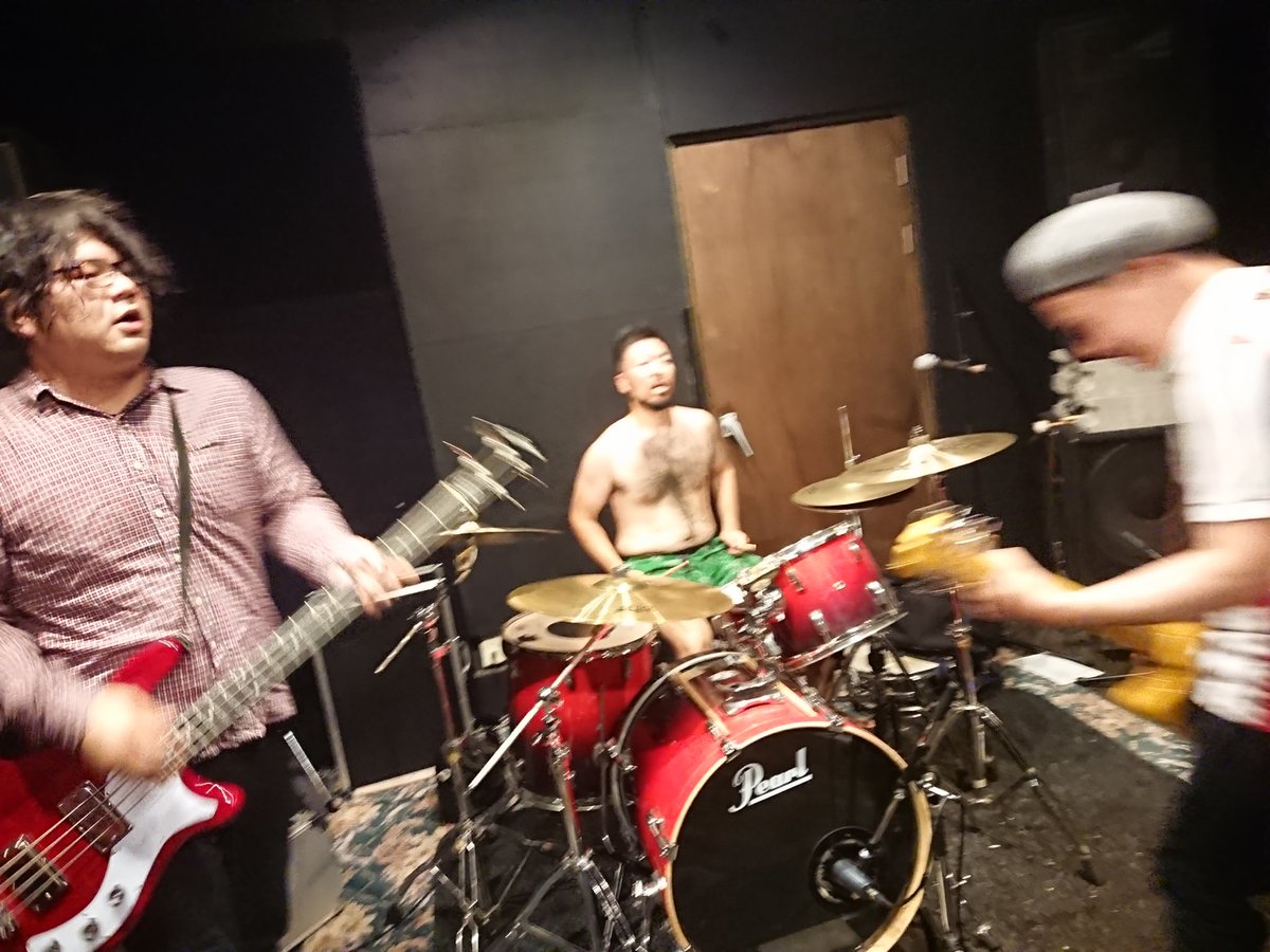 h0qBa5C7tbN2Rzl's tweet image. 5月3日 #WORDUP! にて#099BEAT!
行ってみました❗お目当てはキュートでエネルギッシュな #LETSGOs   
 他のバンドも最高～🎸
#THENEONLIGHT
#POTATOGENIUS!
#JackHillRimjeans
#BebeAndtheHarencheena