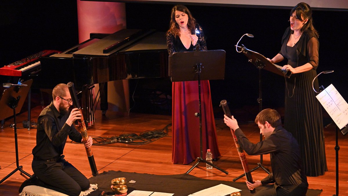Liceu_cat's tweet photo. Així vam acabar l’edició #OFFLiceu d’aquesta temporada! Gràcies per omplir una nit més el Foyer. Ens retrobem l’any vinent amb noves propostes i més compositors contemporanis! https://t.co/8AvwrsgF6S