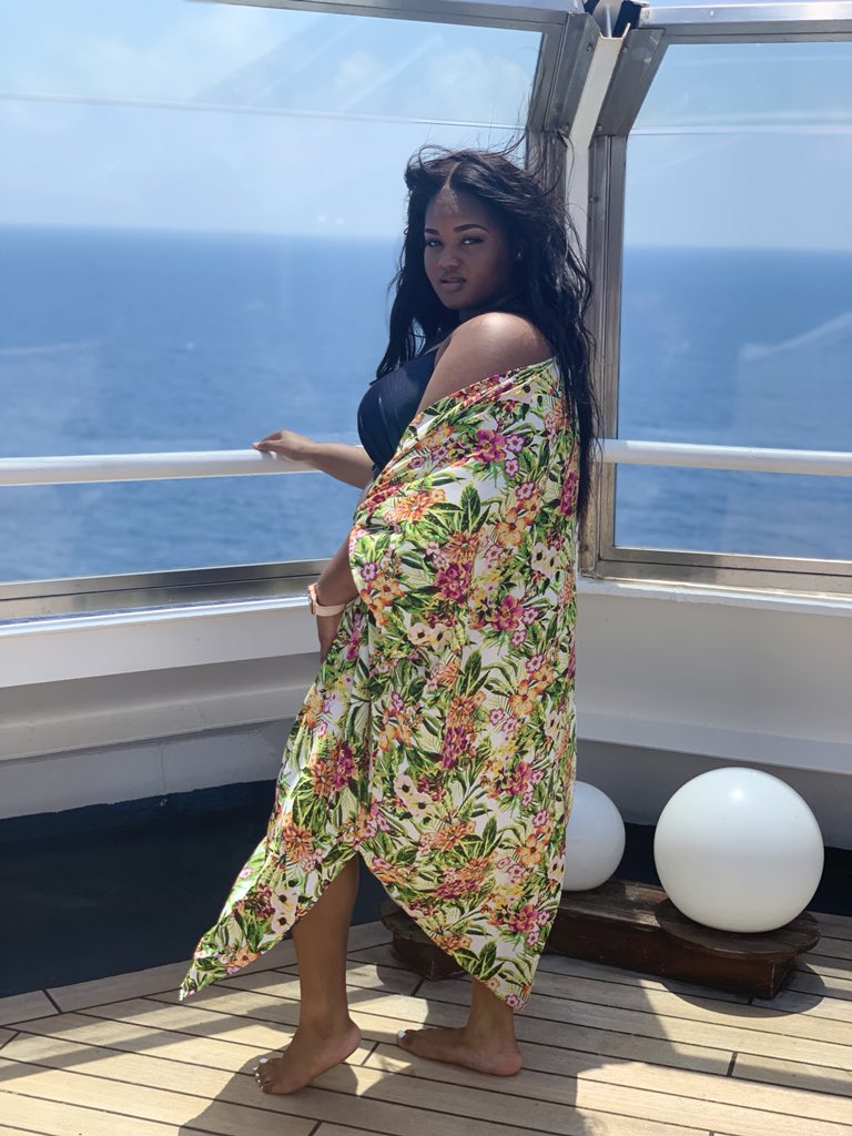 thisiskiera_'s tweet photo. Almost 21 and sheโs a savage ๐
.
.
.
.
.
#cozumel #plusswim #plussizemodel #plussizewomen #lanebryant #hbcu #blackwomentravel https://t.co/xvdf3r3Tqs