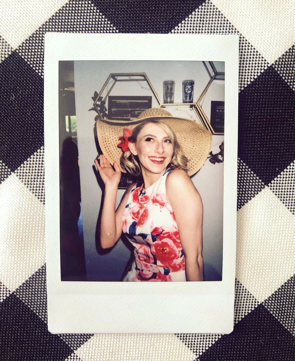 OliviaDeGennaro's tweet photo. Guess who won $37 betting on #CountryHouse and wore the brightest floral dress at the derby party... 🐎💁🏼‍♀️
⠀⠀⠀⠀⠀⠀⠀⠀
#winnerwinnerchickendinner #kentuckyderby https://t.co/iNNUCLs42J