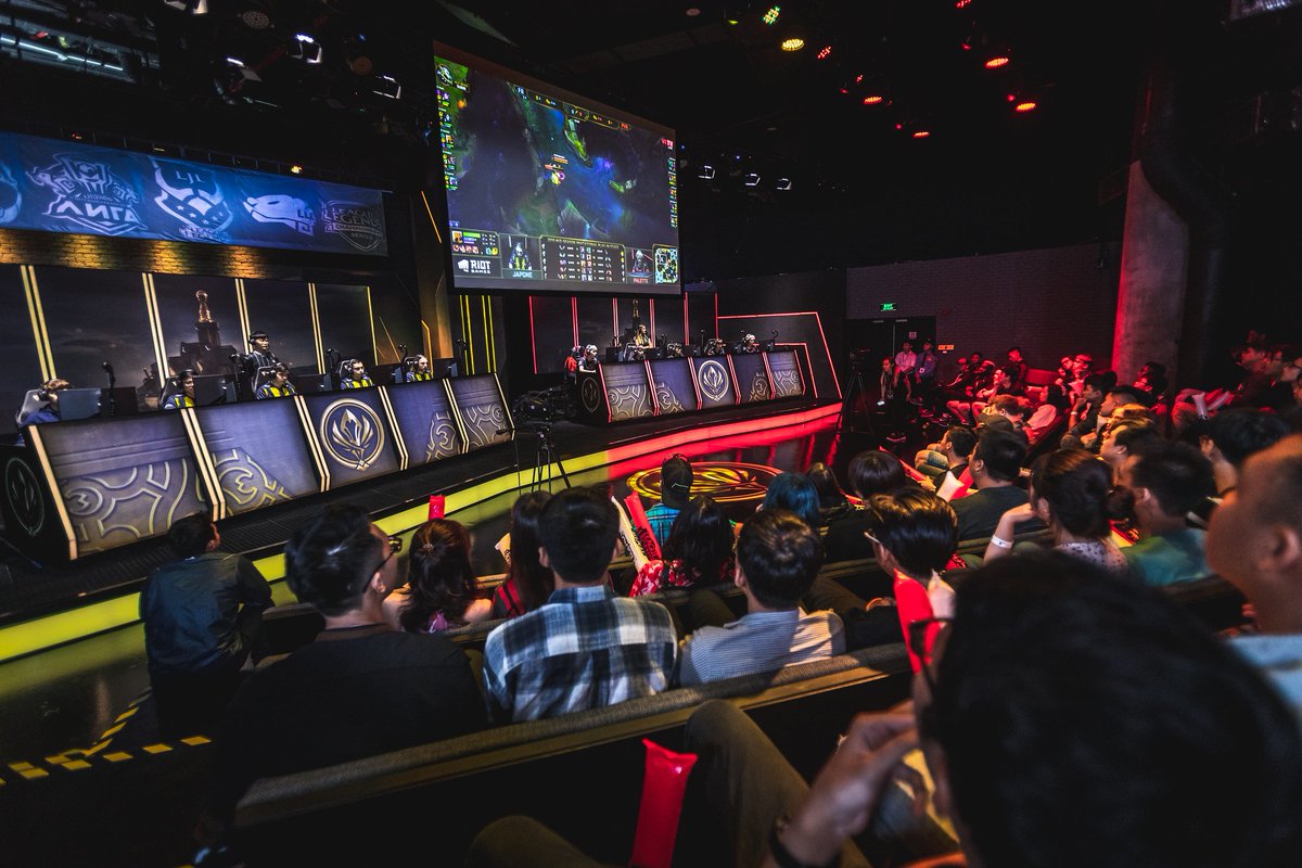 lolesports's tweet photo. The 2019 Mid-Season Invitational Play-In Stage resumes at 10PM PDT / 7AM CEST! #MSI2019 

See the full schedule at: https://t.co/2L8jv1iV85 https://t.co/rLmC05L3BB