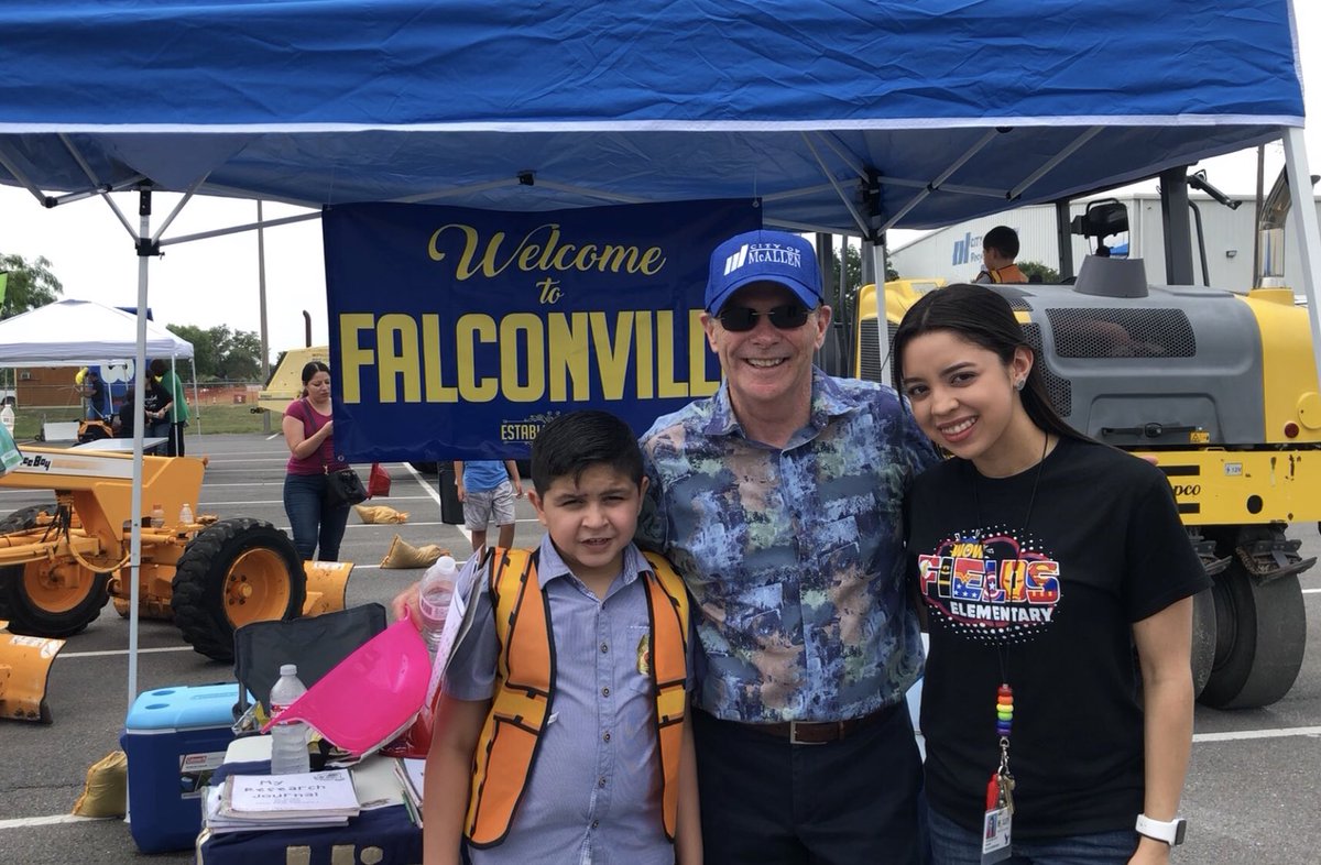 SHECounselor's tweet image. What a great opportunity helping promote awareness on #OnlyRainDownTheDrain from our class research to many members of our @CityofMcAllen. Including our very own Mayor @mayordarling ! @FieldsFalcons @MPU_mc #StudentBooth