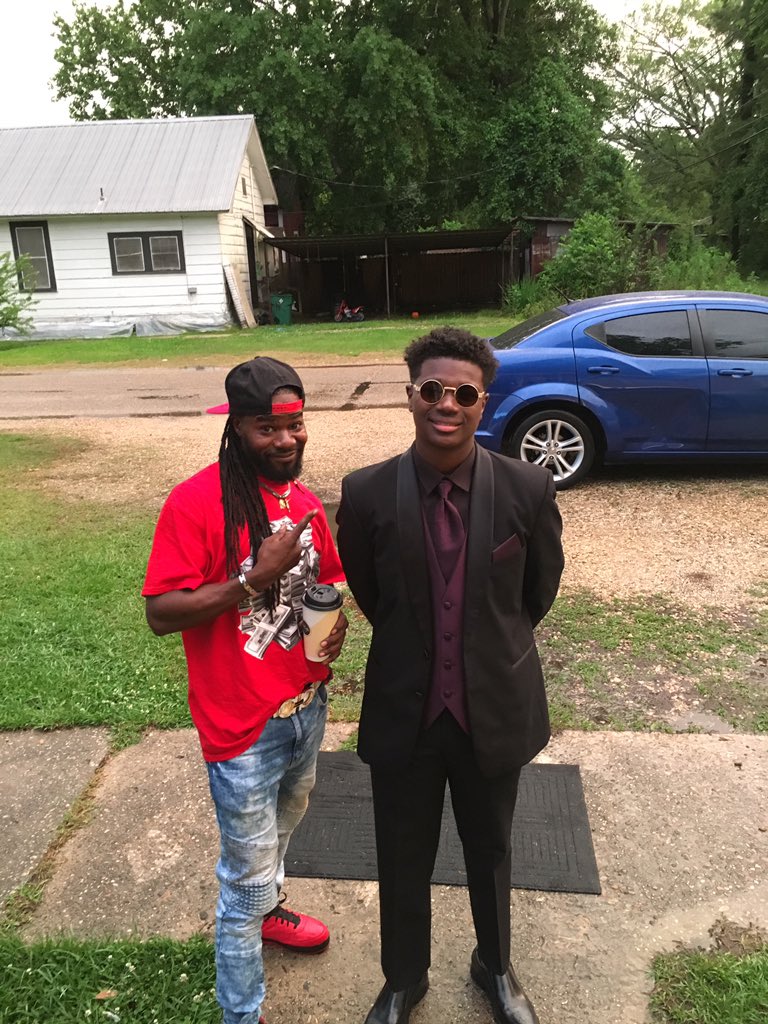 Mz_DiamondSwag7's tweet photo. #PromDrip 2019๐บ๐พ๐๐พ https://t.co/GvvZ0qCo76