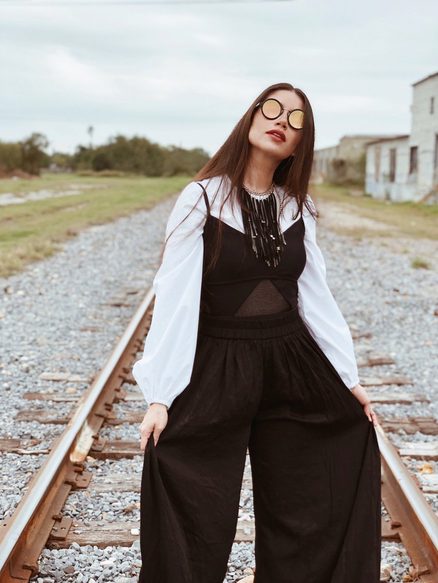 allthereaugust's tweet photo. Fashion is like eating, you shouldn’t stick to the same menu #ethicalfashion https://t.co/yXF9mXslI1 https://t.co/x9HGR1uVNd