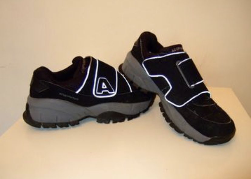 Chris Black on "Acupuncture shoes from early 2000s look like modern day or Prada - https://t.co/JPIkoUM3cN" X