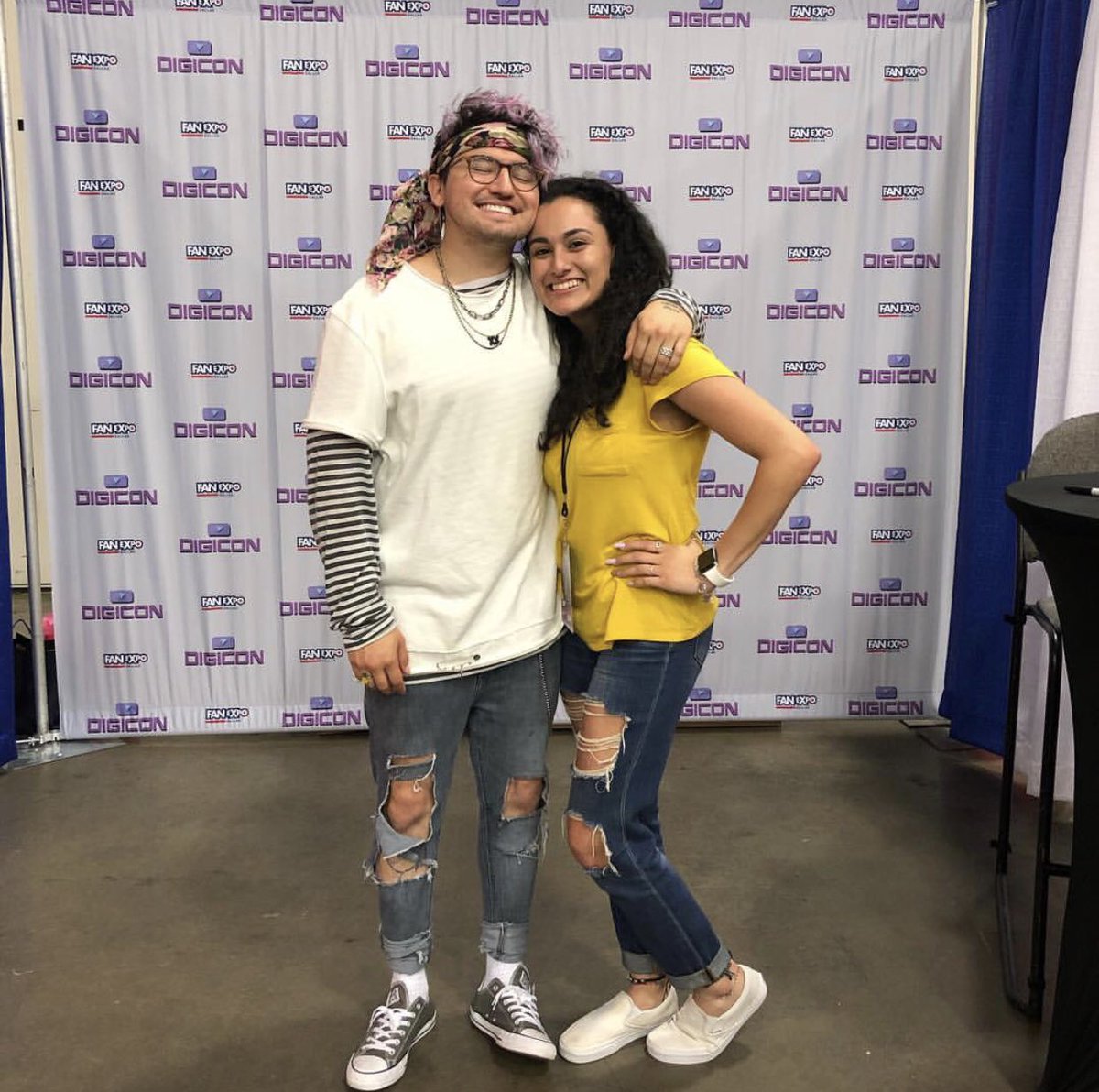 UpdatesOnJc's tweet photo. Jc with fans during his M&amp;G at Fan Expo in Dallas https://t.co/pcBFXs8N6E