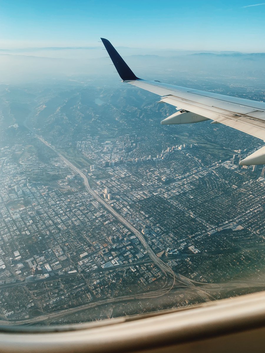 thelastfleur's tweet photo. Pulling into LA to see @BTS_twt tomorrow. Super excited. #ROSEBOWLXBTS #amigoingtocry https://t.co/LPiNO3RjjE