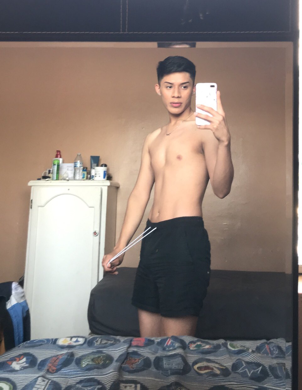 Daze on X: Ladies if you have gay friends tell them to HMU, curious Hetero  boys HMU, gays hmu! Sick of this lonely lifestyle t.coMkl5WdFm0g   X