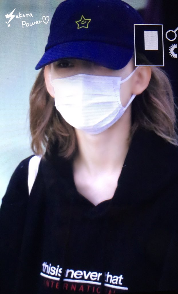 sakura__power's tweet photo. 20190505  김포공항 입국 프리뷰 
꾸라야 오는도 잘생겼어ㅇ3ㅇ❤️
 #미야와키사쿠라 #宮脇咲良 
#みやわきさくら
#MiyawakiSakura #IZONE
#아이즈원 #アイズワン https://t.co/SizVYBtTOH
