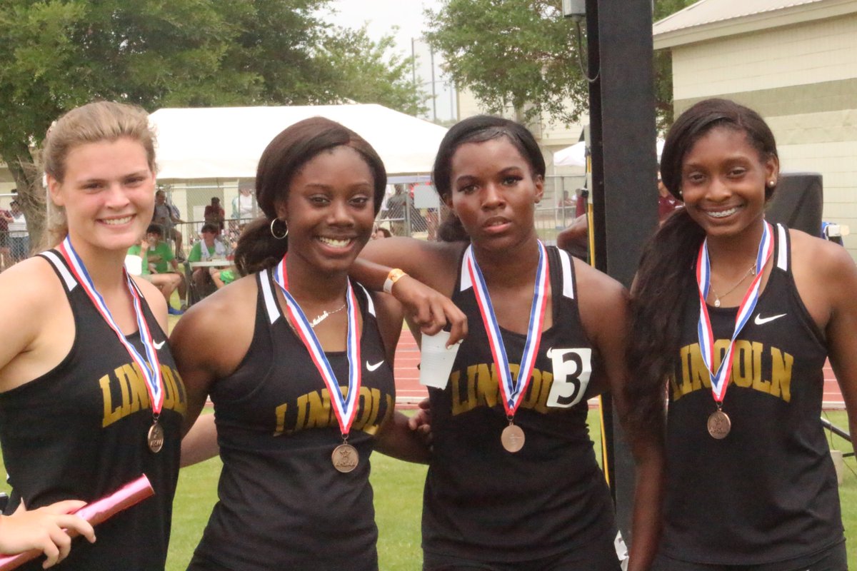 LincolnTrack's tweet photo. More from Day #3 of the 2019 AHSAA State Track Meet https://t.co/KP7qBXDRy1