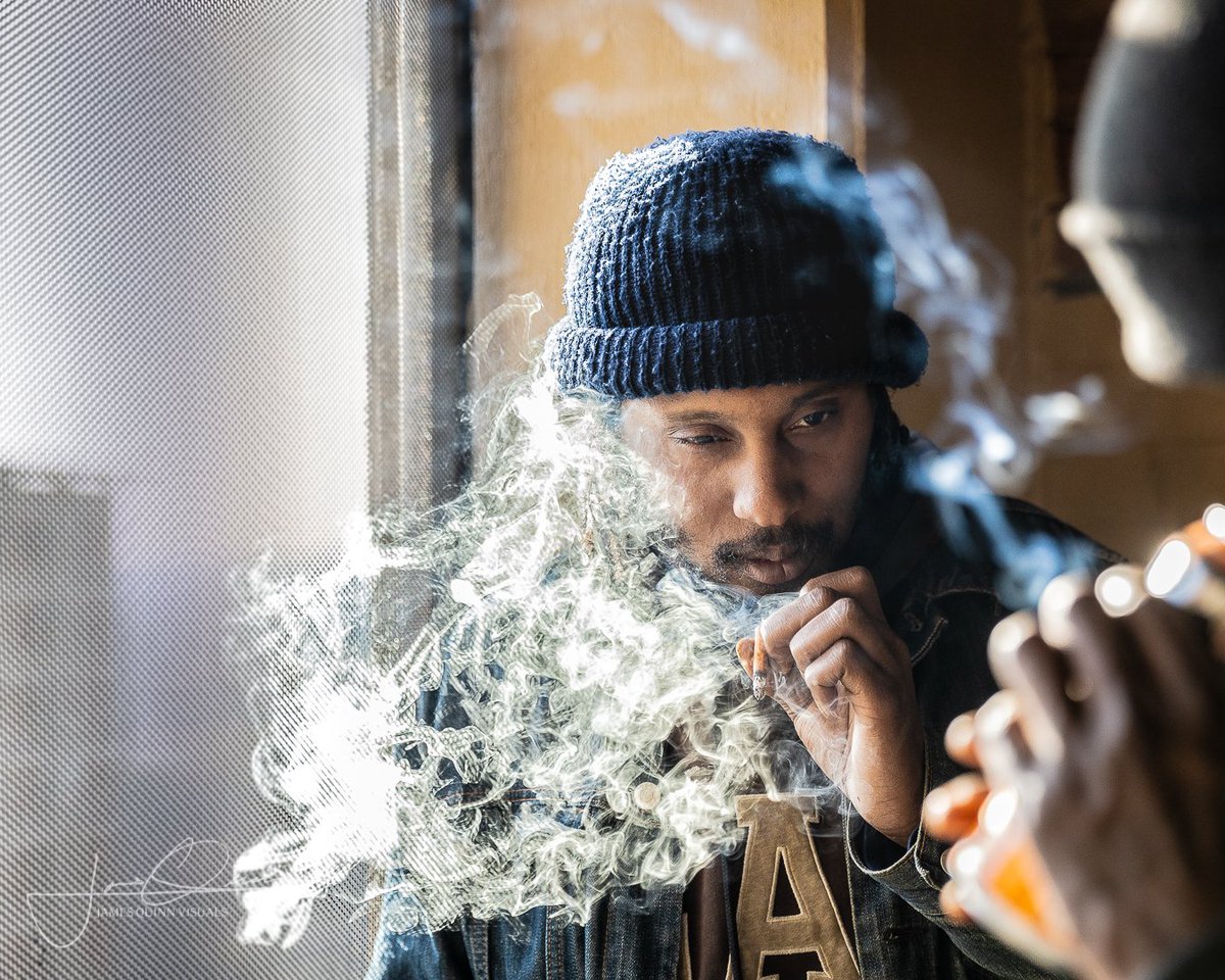 MakingPlays215's tweet photo. The homie @crazybuatw chillin in the set #WestPark #WestPhilly #19thFloor in the #Jetz #46st #WP46 https://t.co/yNHDRXIa96