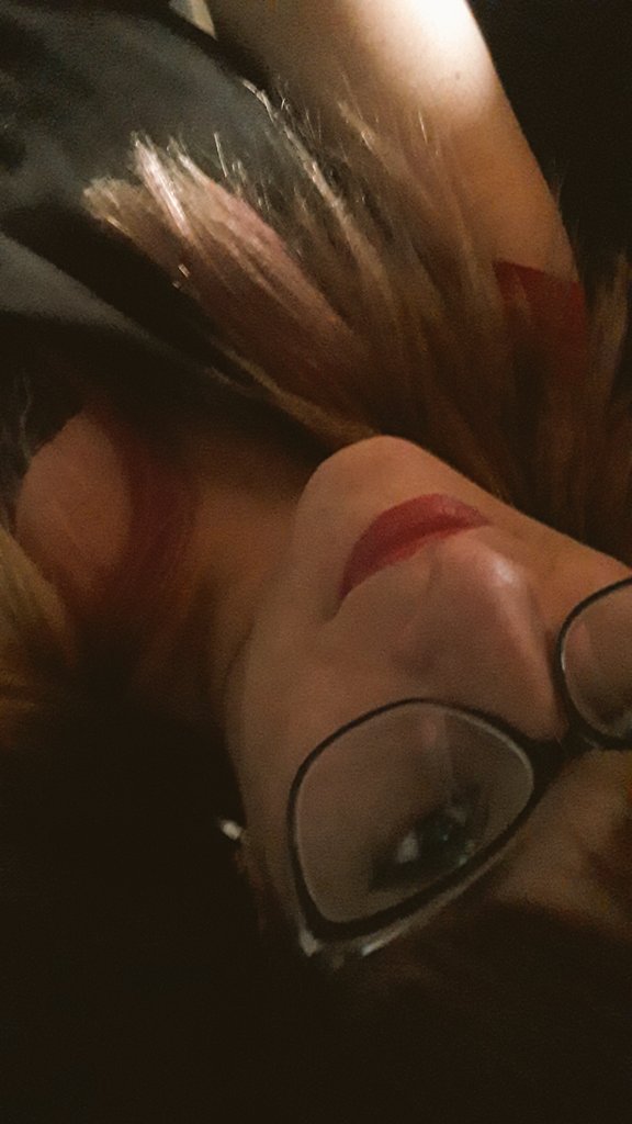 ChinaLiveCoC's tweet photo. Bienvenidos anteojos 😭🤓
 #Cuatrochi 
Ya entré al club de los que usan anteojos 🤓 
Hoy me dijeron en #PUBG_MOBILE ahora tenés mira x8 🤣🤣🤣🤣🤣🤣 HD https://t.co/lDF4viK2Je