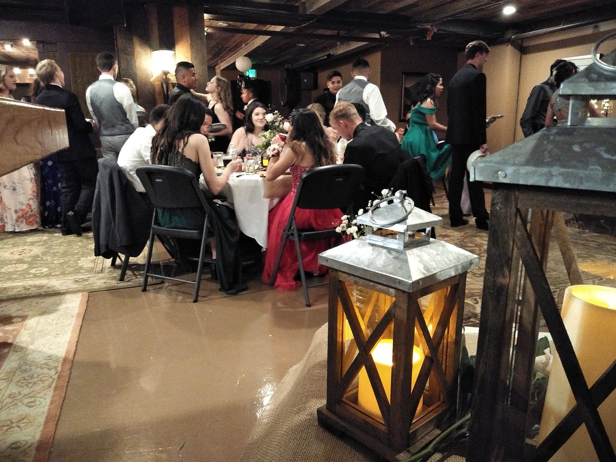 SJCHSJayhawks's tweet photo. PROM 2019
Go Jayhawks https://t.co/LUWJIjZBfJ