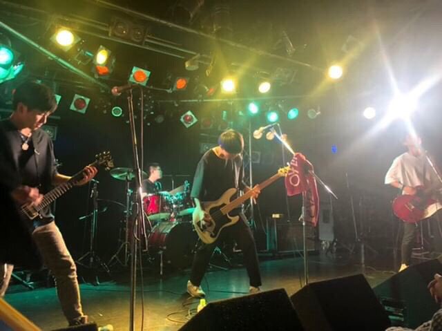 Omnivorous_44's tweet photo. 【LIVE終了！】
5/2(木)高校生合同新���ライブ
来てくれた方ありがとうございました！😂
次のライブは蒼碑祭です🎸 https://t.co/lY6SSFn3xR
