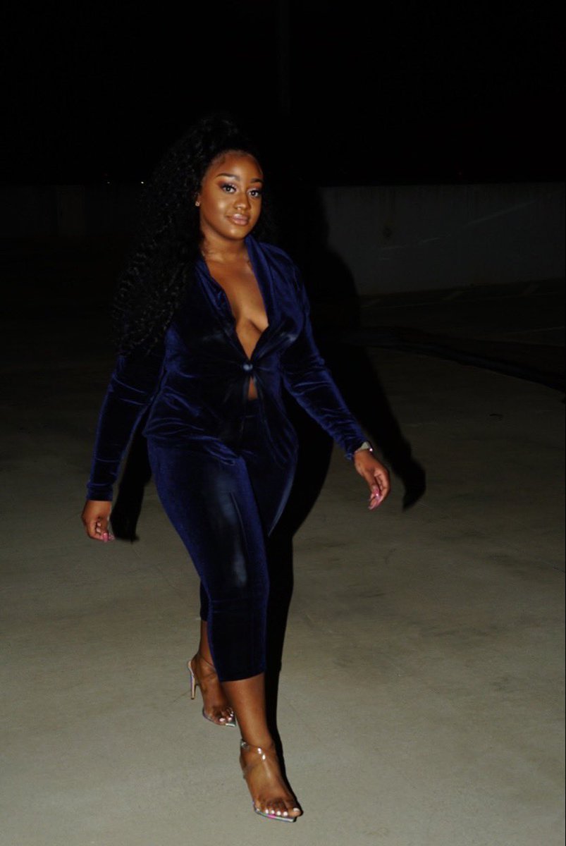 naomimonaee_'s tweet image. 🍫👸🏽