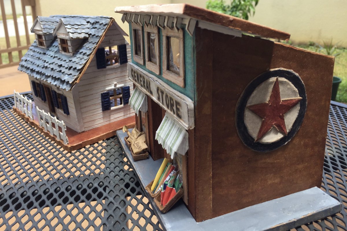 BlucoMiniature's tweet photo. The tiny #dollhouse general store. #papercraft https://t.co/l2GXINDtEk