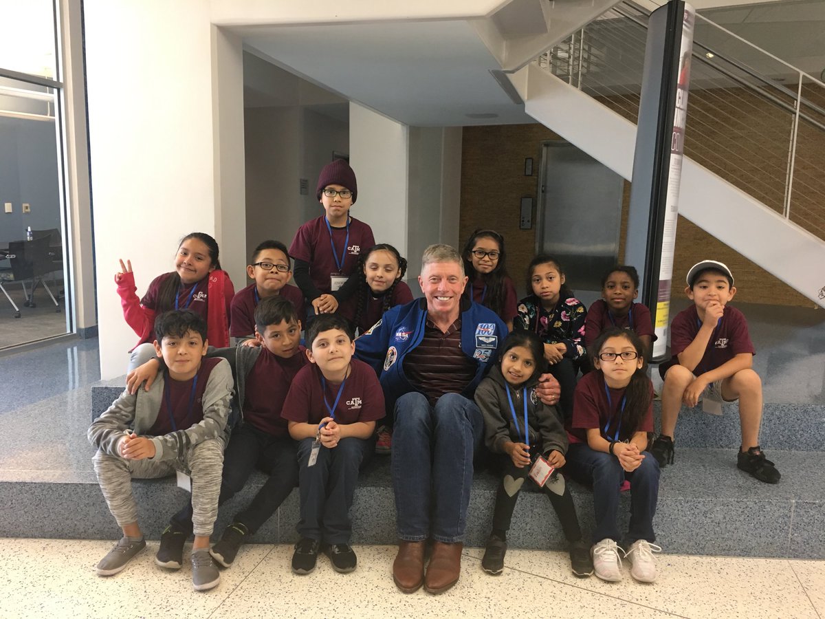 Mike Fossum tweet media