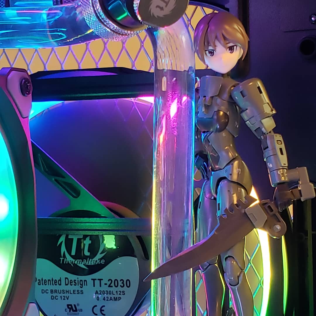 funkykit's tweet photo. My baby girl Battle Angel Alita is attentively guarding her fortress ❤ #funkykit #thermaltake #zotac #asrock #patriot #battleangelalita #modmybox #ttmod https://t.co/6XczEpkwtz