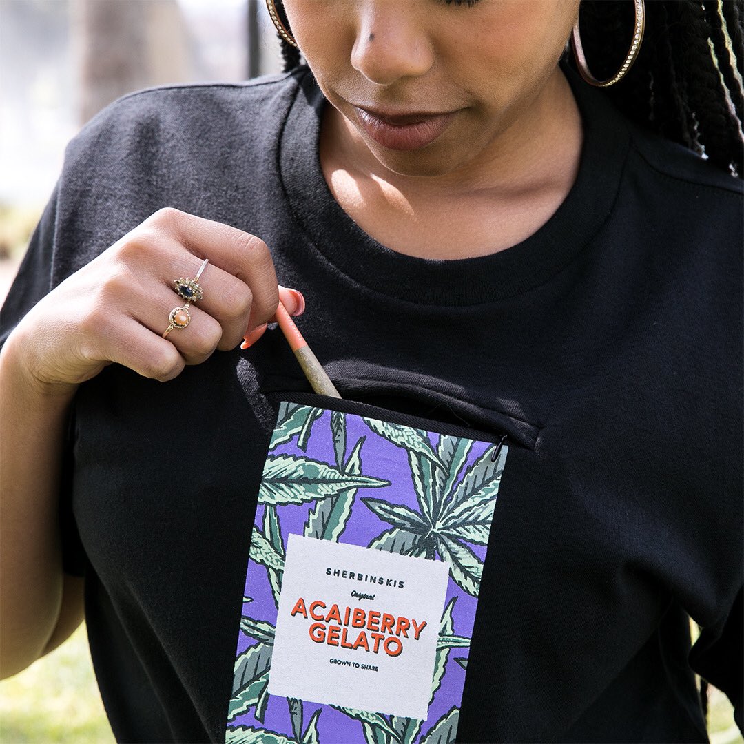 sherbinski415's tweet image. While selecting keepers, what would become #AcaiBerryGelato stood out to me due to her physical appearance, best characterized by her dark purple(almost black) hues. Paired with aroma &amp;amp; trichome production, I knew #Gelato49 was a keeper. Available now at SHERBINSKIS.com/shop🍊