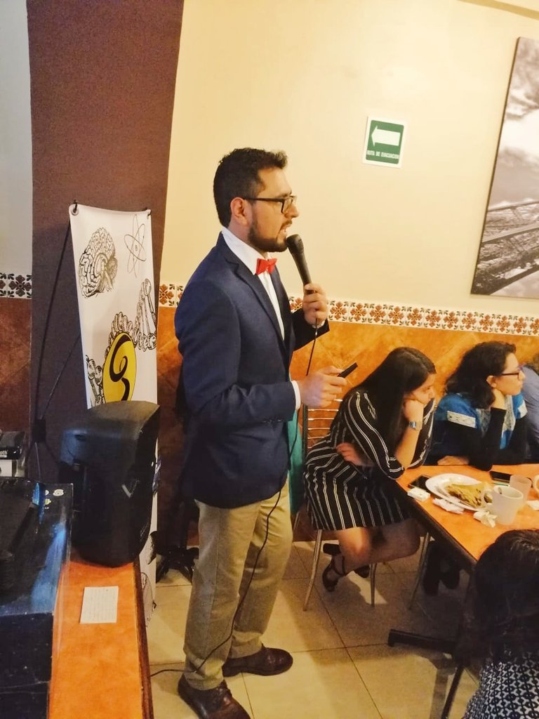 asalmendez's tweet photo. Fue un placer dar una charla sobre #meterologia, pero sobre todo quisiera felicitar a #Geoscire por su segundo aniversario; un proyecto que divulgación científica que crecer día con día. 😘
#Mexico #Ciencia https://t.co/tlATdnDCKp