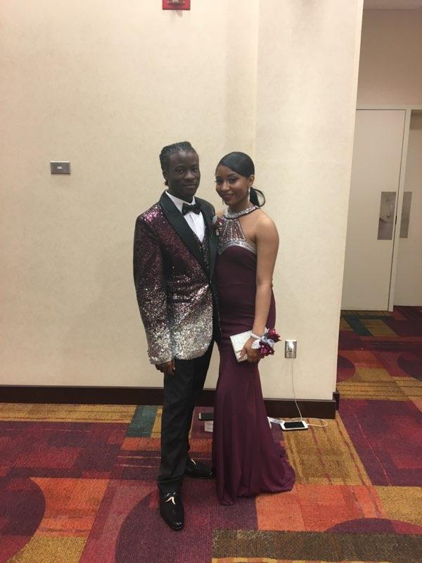 kingdaswift2's tweet photo. Prom night with @_Jaleseianaa https://t.co/UigxEcpiow