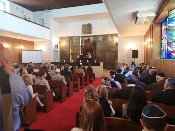 View image on Twitter