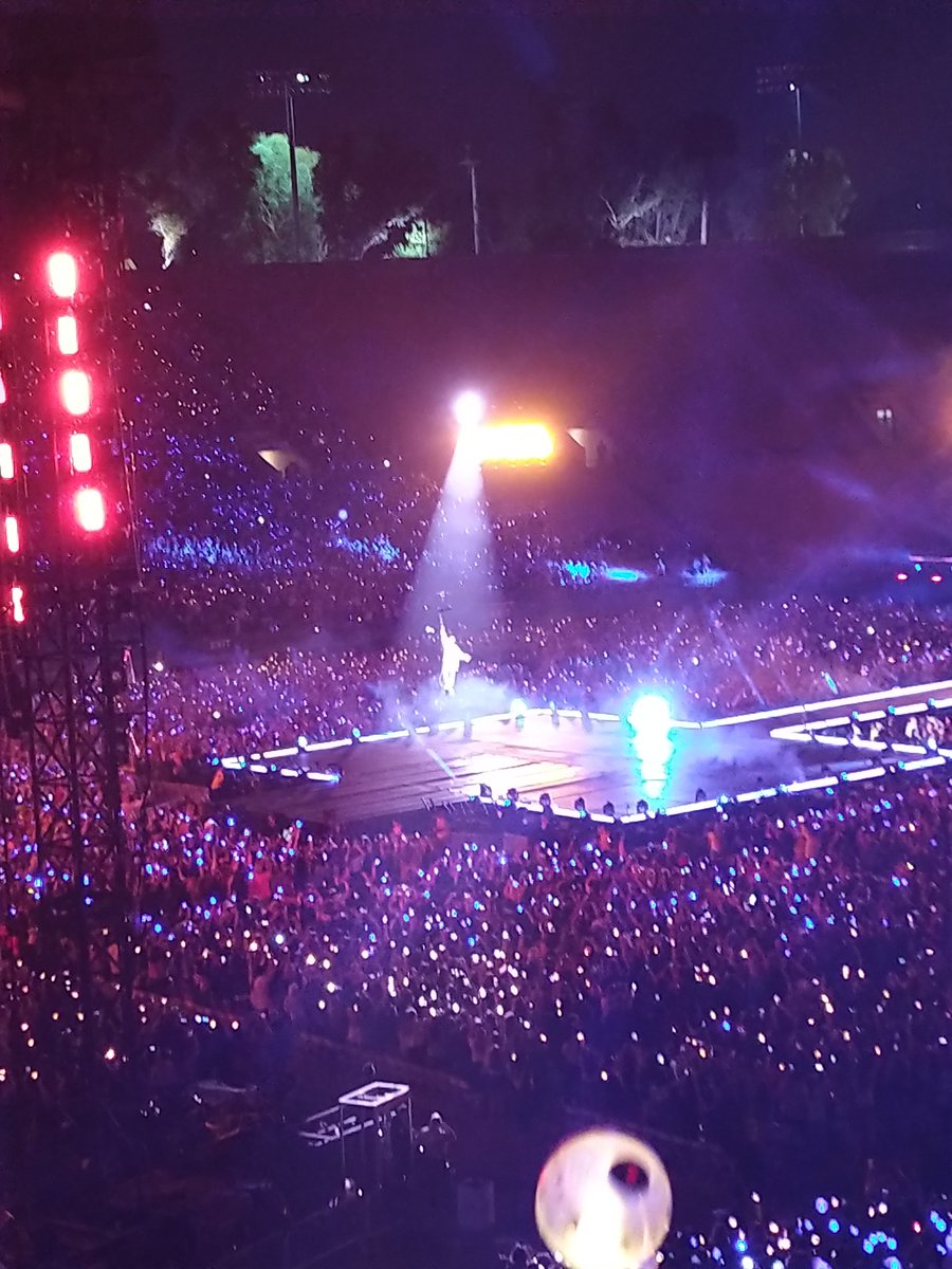 TheGuyThatDies's tweet photo. This dude was flying.
@bts_bighit https://t.co/iD8Dz6zpMQ