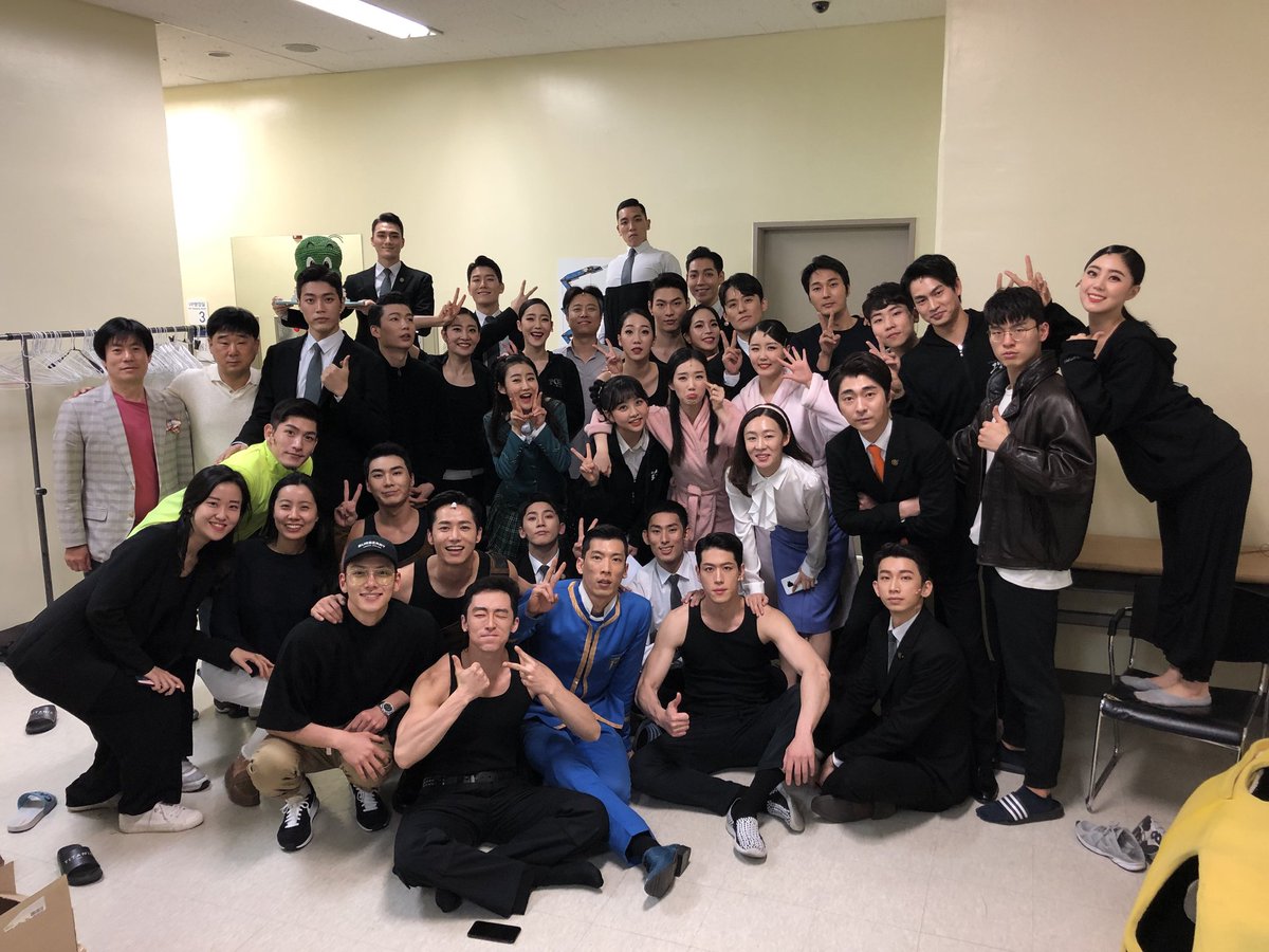 #뮤지컬 #그날들

한번은 만나야 할
대한민국 대표 뮤지컬 <그날들>
⠀
잠시 후 '그 날'의 이야기가 시작됩니다.

#뮤지컬그날들 #5월6일까지
#블루스퀘어인터파크홀