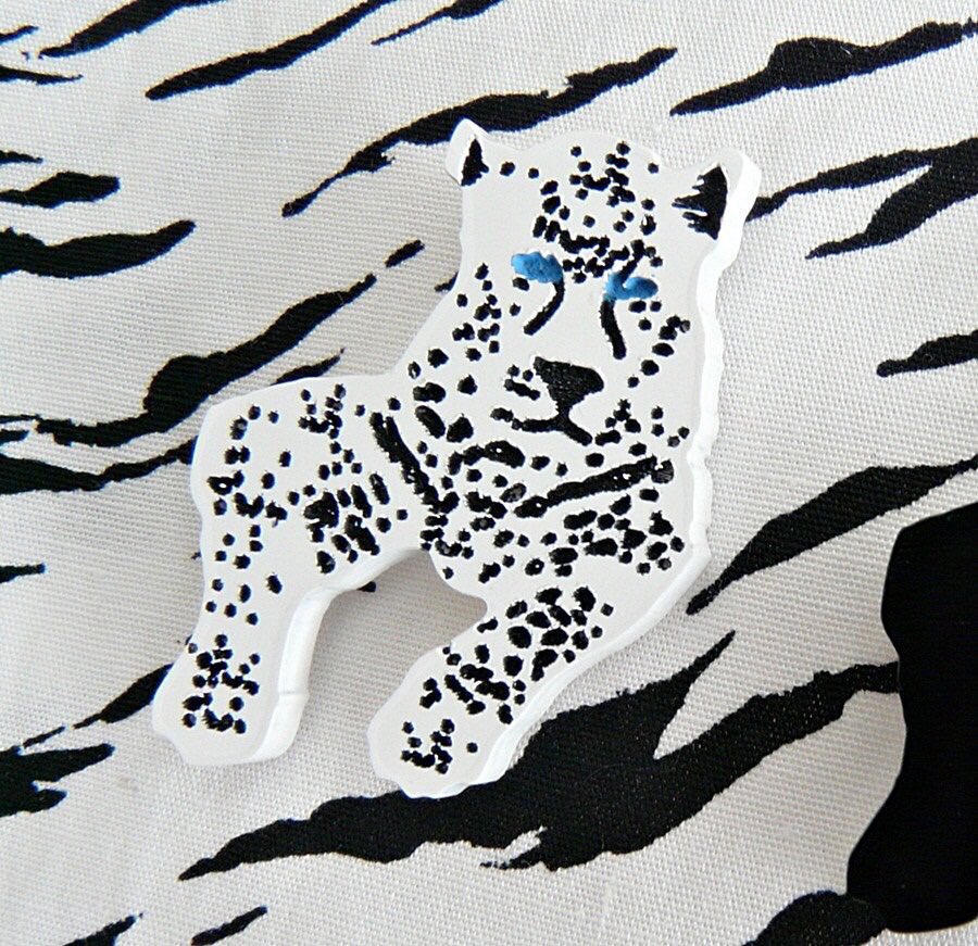 icedrainbow's tweet photo. They’re backkkkk!
Go wild
with our snow leopard & gold leopard pin brooches
https://t.co/RMImyjaThK
#leopardprint #leopard #bigcats #brooch #hendmade #ukgiftam #ukgifthour #giftideas #leopard #snowleopard https://t.co/Eci5PHNNqN
