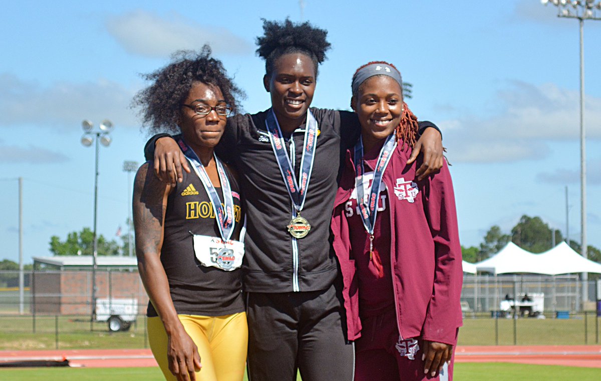 UAPBLionsRoar's tweet photo. Pic. gallery from day 2 of the 2019 @theswac Outdoor Championship πΈ
#SWACOTF19 https://t.co/tAfdQ6lg6N