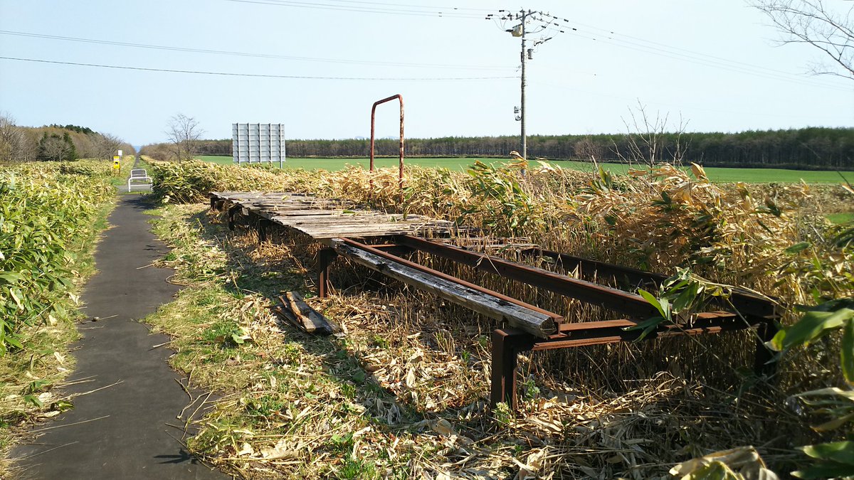 T Soya 飛行場前駅跡 ホームも何とか残ってます