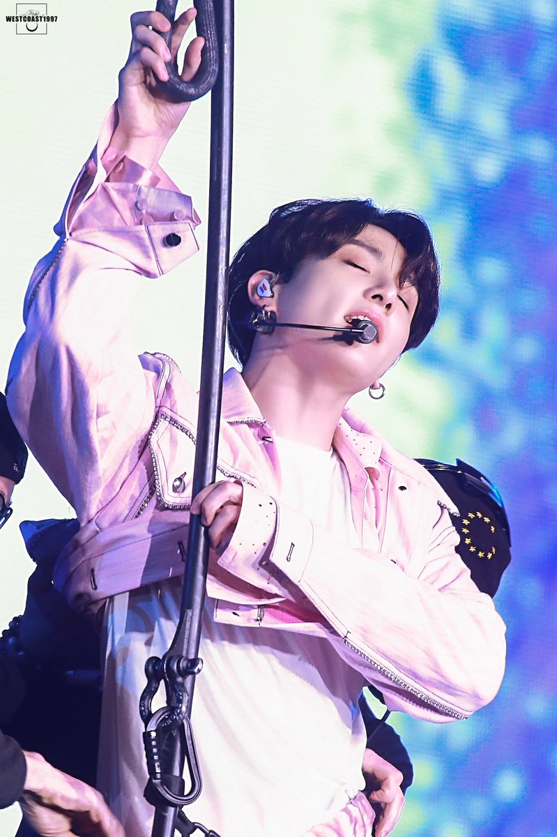 WCoast1997's tweet photo. 2019/05/04 
SY LA HD

#BTS #BBMAsTopSocial BTS
#정국 #JungKook 

@BTS_twt @bts_bighit https://t.co/MI8nfbE40m