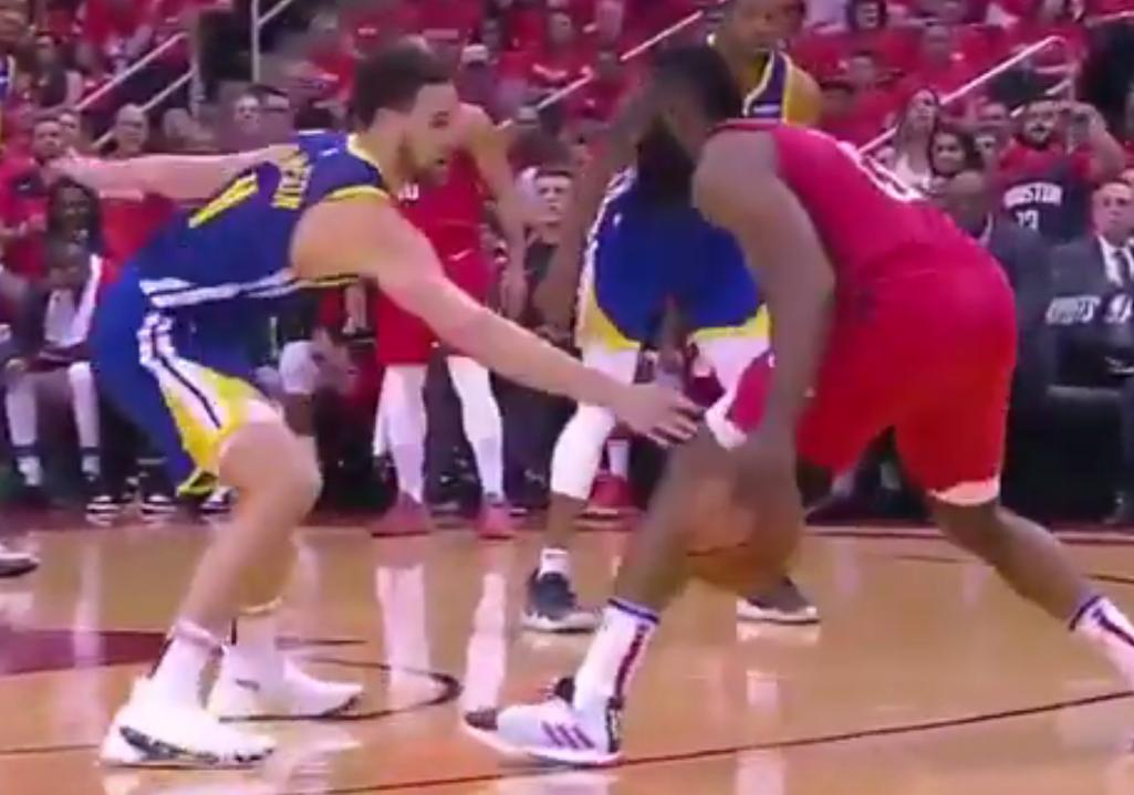 【影片】爭議!K湯防守哈登完美切球卻被吹阻擋犯規,通過回放一目了然!-黑特籃球-NBA新聞影音圖片分享社區