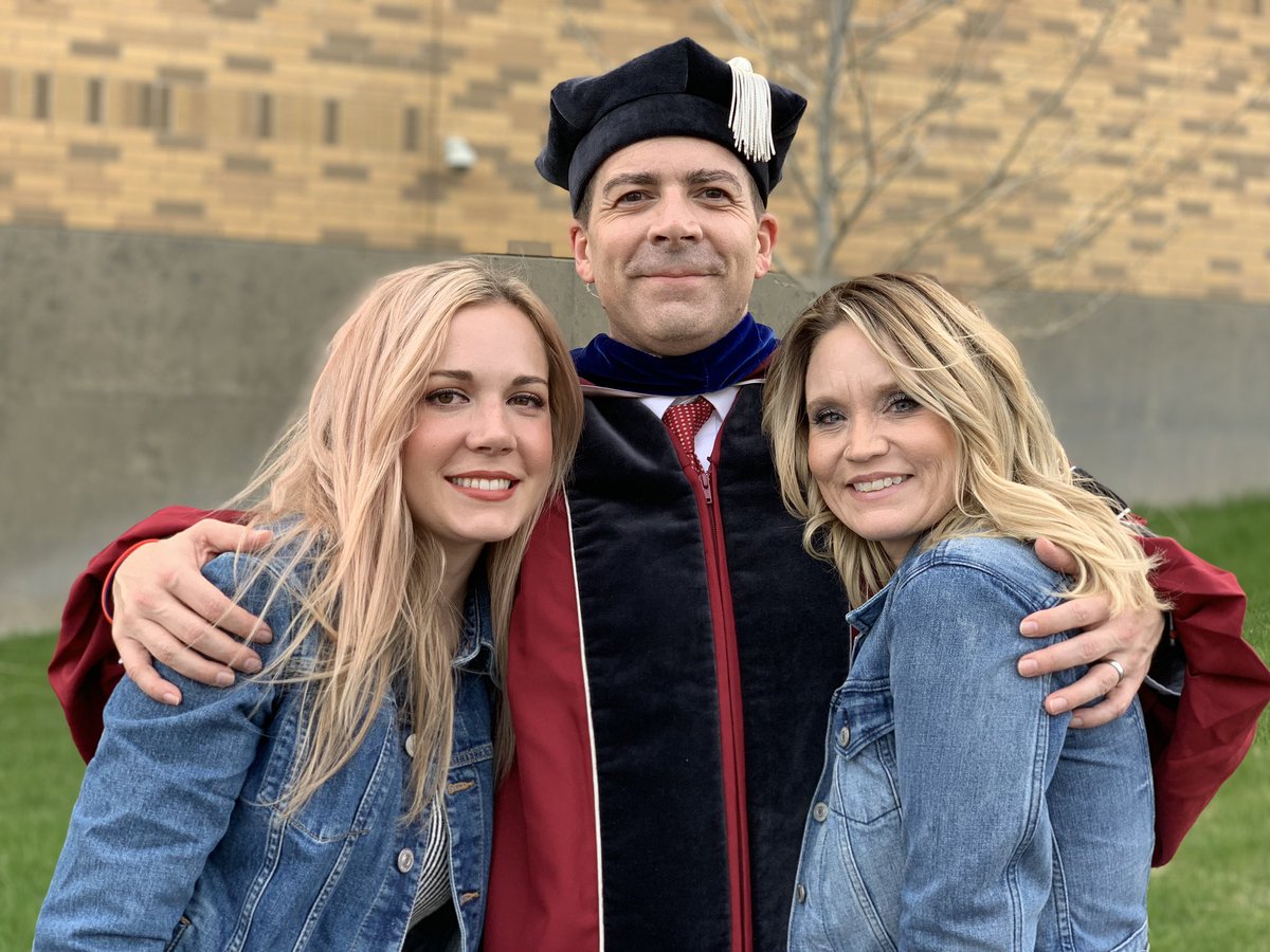 noelvest's tweet photo. Two of the most inspiring ladies in my life!! ##Couggrad #2019 #GoCougs #soberlife #prison2phd @WSUPullman https://t.co/zMbUcAOC3u