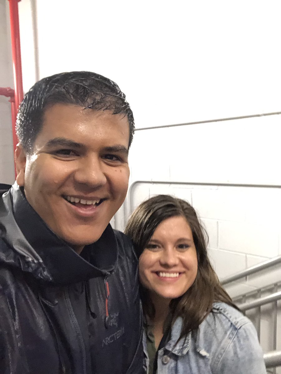 Alexgalvan0's tweet photo. @tayasmithdaily you’re incredible! We got soaked but worth it. https://t.co/af9PvJWZ0W